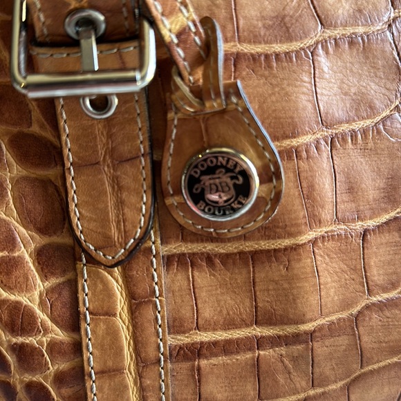 Dooney and Bourke Crocodile Embossed shoulder bag 🐊 - Picture 3 of 13